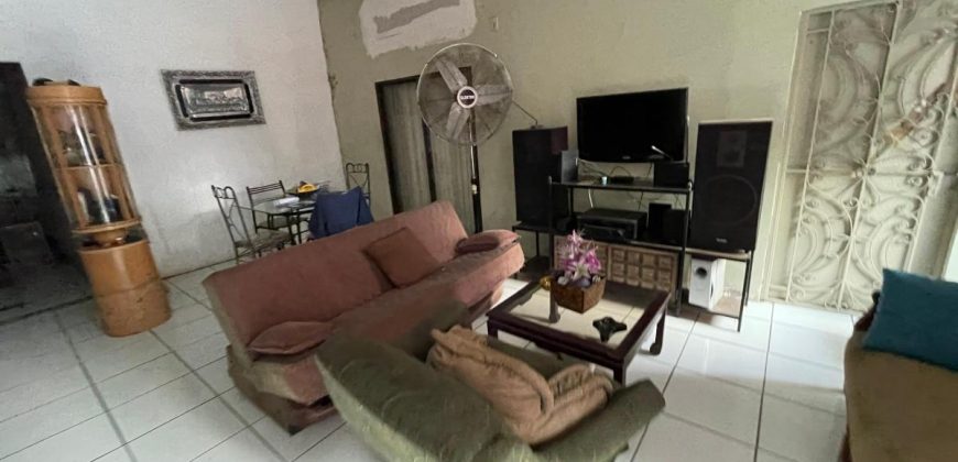 En venta casa rentera con piscina en Urb. Entre Rios en vía Samborondon