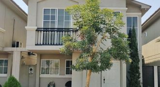 En alquiler casa de 3 dormitorios en urb.Casa Laguna.