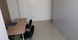 En alquiler oficina amoblada en Aurora.