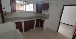 En venta casa de 4 dormitorios en urb.Valle Alto en Vía la costa .