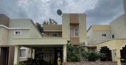 En venta casa de 5 dormitorios en Urb.Ciudad Olimpo en vía la costa, km 24.