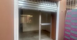 Se vende casa rentera en Cdla. La Garzota .