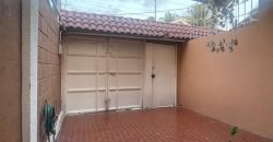 Se vende casa rentera en Cdla. La Garzota .