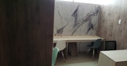 En alquiler oficina amoblada en Aurora.