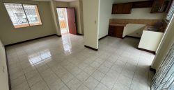 Se vende casa de 3 dormitorios en Mucho lote 1, cerca del Mall del Norte.