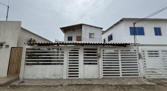 En venta casa rentera en Urb.Acapulco en Via Data Posorja, en Playas Villamil.