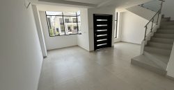 En Venta Casa de 4 Dormitorios de estreno en Ciudad Celeste, etapa Estribor.