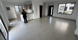 En alquiler casa de 3 dormitorios de estreno en Urb. Ciudad del Valle, vía salitre .