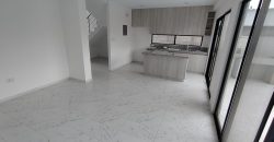 En venta casa de 3 dormitorios de estreno en Urb.La joya, etapa Aquamarina.