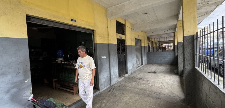 En Venta Casa Rentera en Calles Cuenca y Gomez Rendón de Guayaquil.