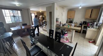 En venta casa de 3 dormitorios en Urb.Loma Vista en vía Daule