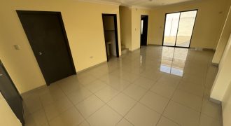 En alquiler casa de 4 dormitorios en Urb.La Romareda.