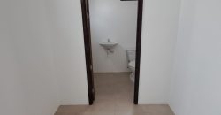 Se vende casa de 3 dormitorios en urb.Los Prados.