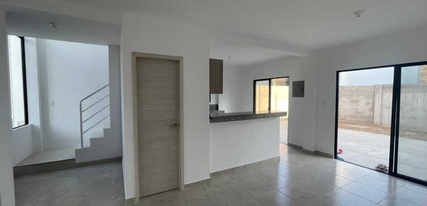 En alquiler casa de 3 dormitorios en urb.La joya, etapa Aguamarina.