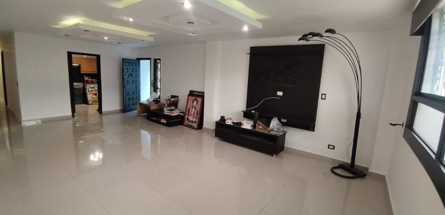 En venta casa rentera en urdesa.