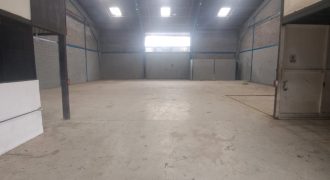 En alquiler bodega en av.Juan Tanca Marengo.