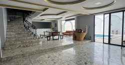 En venta casa de 7 dormitorios en ceibos.