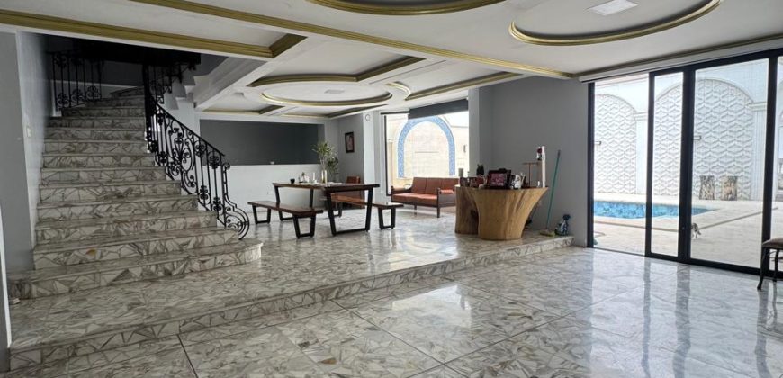 En venta casa de 7 dormitorios en ceibos.