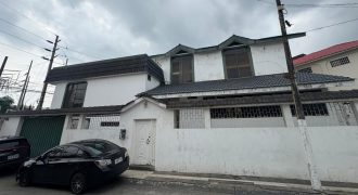 En venta casa de 7 dormitorios en cdla.Kennedy en Guayaquil.