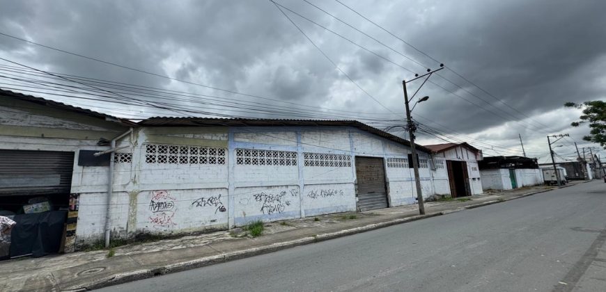 En venta galpón en vía Daule km 7.5.