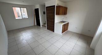 En alquiler casa de 2 dormitorios en Urb.Bella Vita 2 en vía la costa.