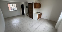 En alquiler casa de 2 dormitorios en Urb.Bella Vita 2 en vía la costa.