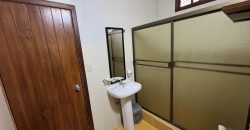 En venta casa de 9 dormitorios con piscina en Urb.Colinas del Paífico en Playas.