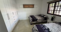 En venta casa de 9 dormitorios con piscina en Urb.Colinas del Paífico en Playas.