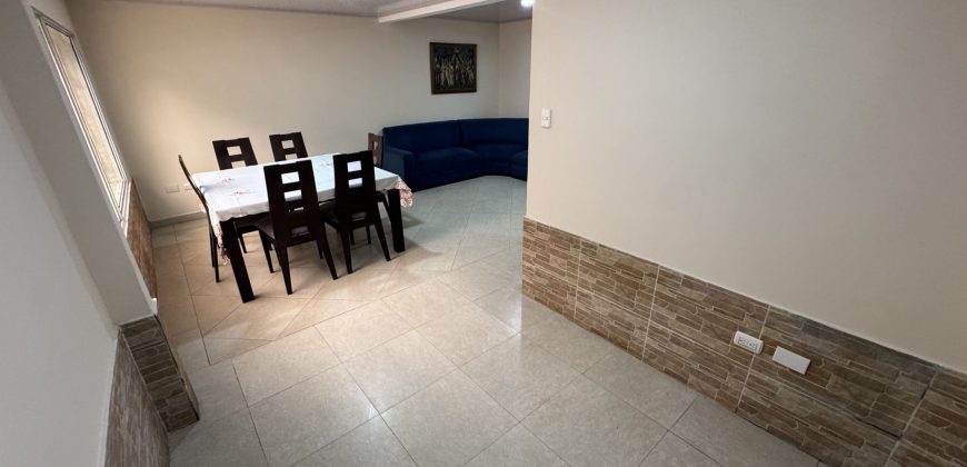 En venta casa rentera en cdla.El Cóndor en Norte de Guayaquil.