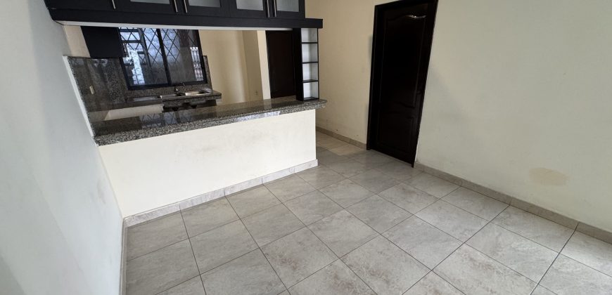 En venta casa rentera en Mucho lote 1, sector con portón.