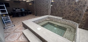 En venta casa de 5 dormitorios con Jacuzzi en Urb.La Romareda.