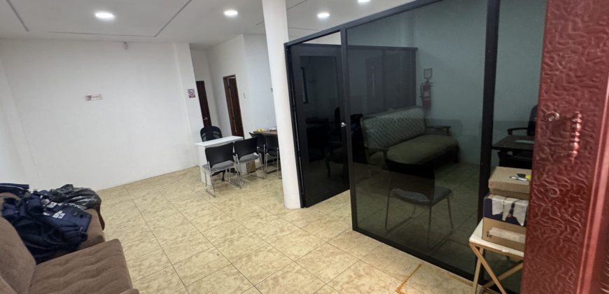 En venta casa de 4 dormitorios en Alborada 13ava etapa.