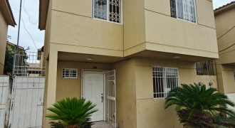 Se Vende Casa  de 3 dormitorios En Villa Bonita en vía Daule.